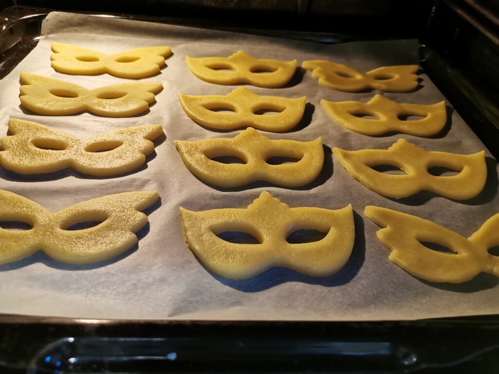 Biscotti maschere carnevale - Meraviglie in cucina